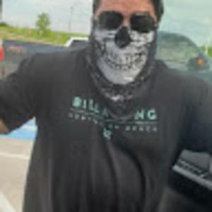 Meet your Posher, Moises